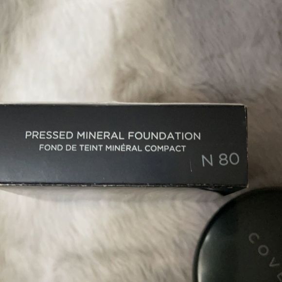 Cover FX Pressed Mineral Foundation - Picture 4 of 5